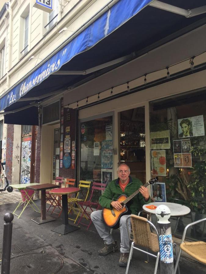 Hotel Les Chansonniers Paris Exterior photo